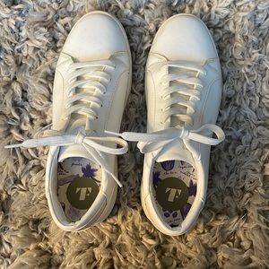Thousand Fell Lace Up Whites